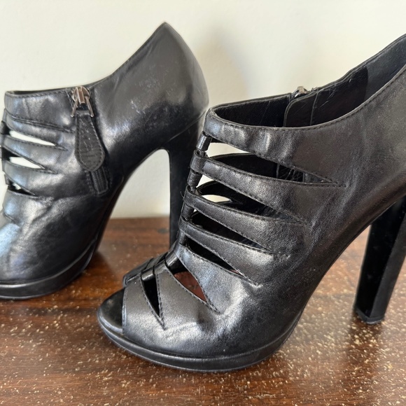 Alaia designer- soft black leather open-toe gladiator style high heels - Picture 2 of 7